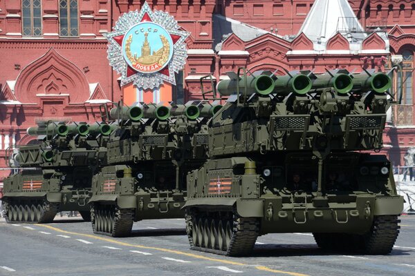 Зенитно-ракетный комплекса бук-м1-2 на красной площади