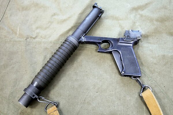 Single-shot pistol with removable butt