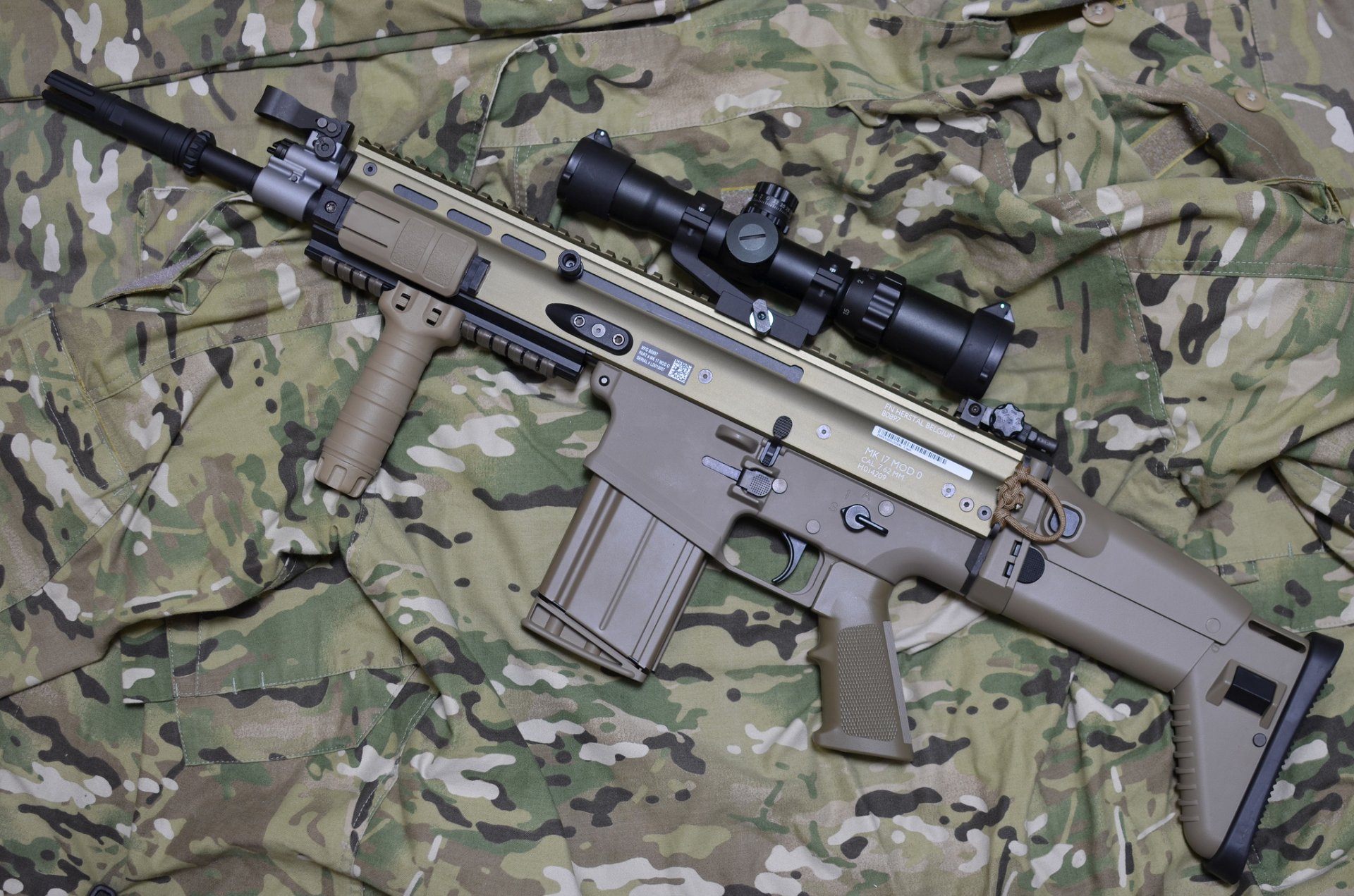 fn scar-h assaut fusil mitrailleuse arme camouflage