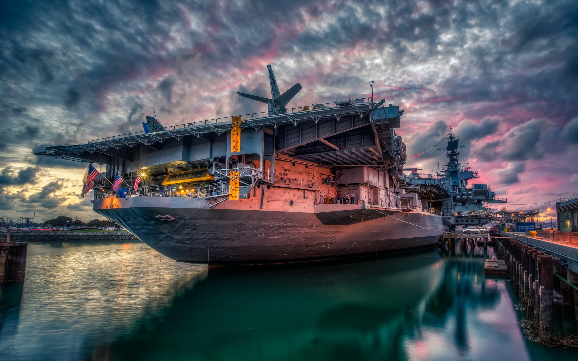 baia di san diego uss midway tramonto