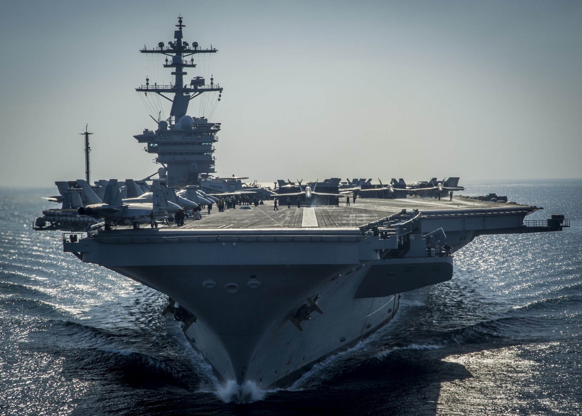 uss carl vinson cvn-70 portaerei tipo nimitz