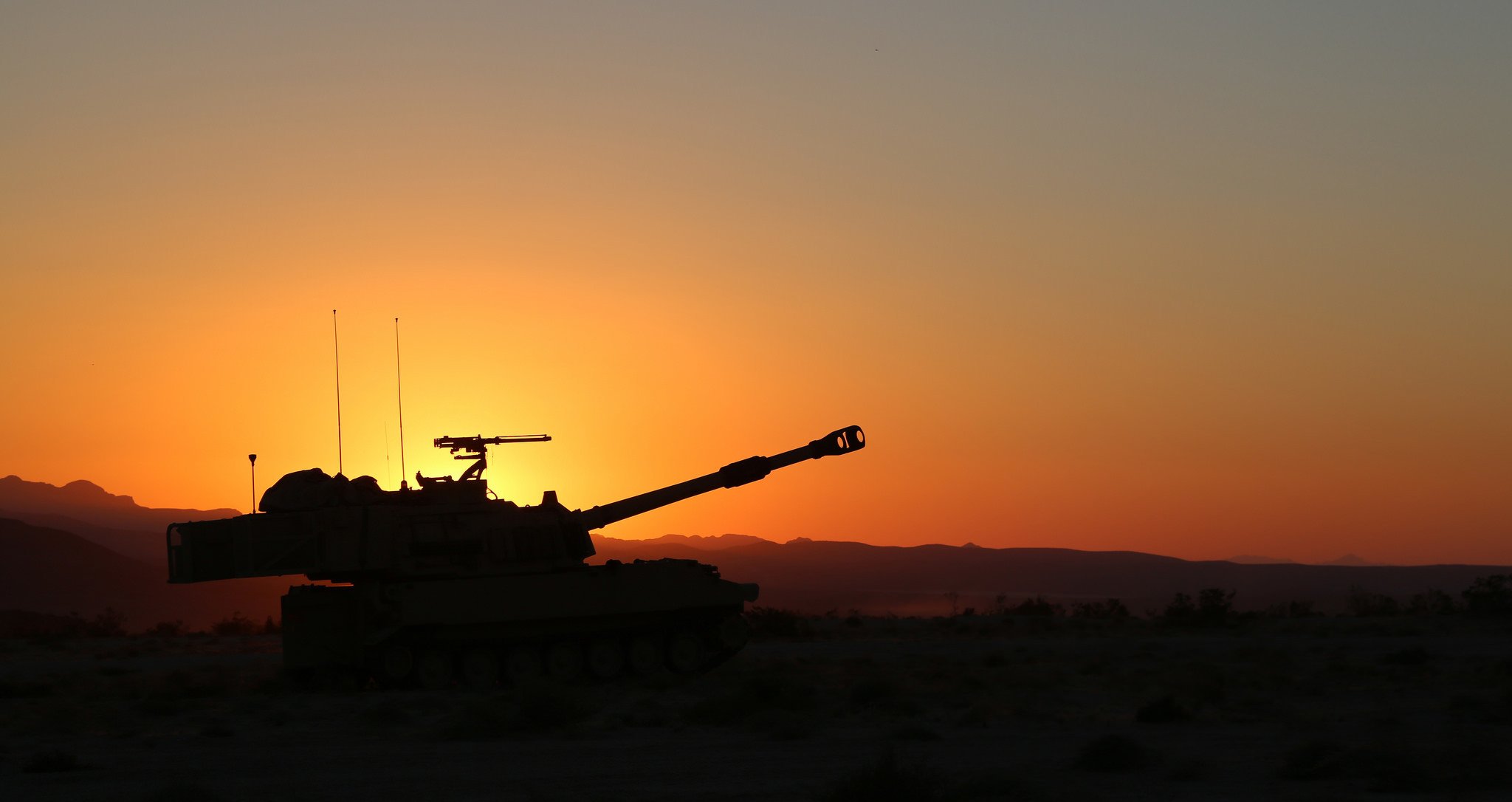 m109a6 paladin automoteur obusier coucher de soleil