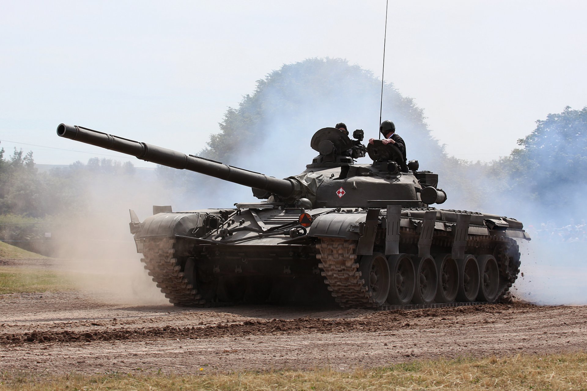 t-72 battle tank armored vehicle