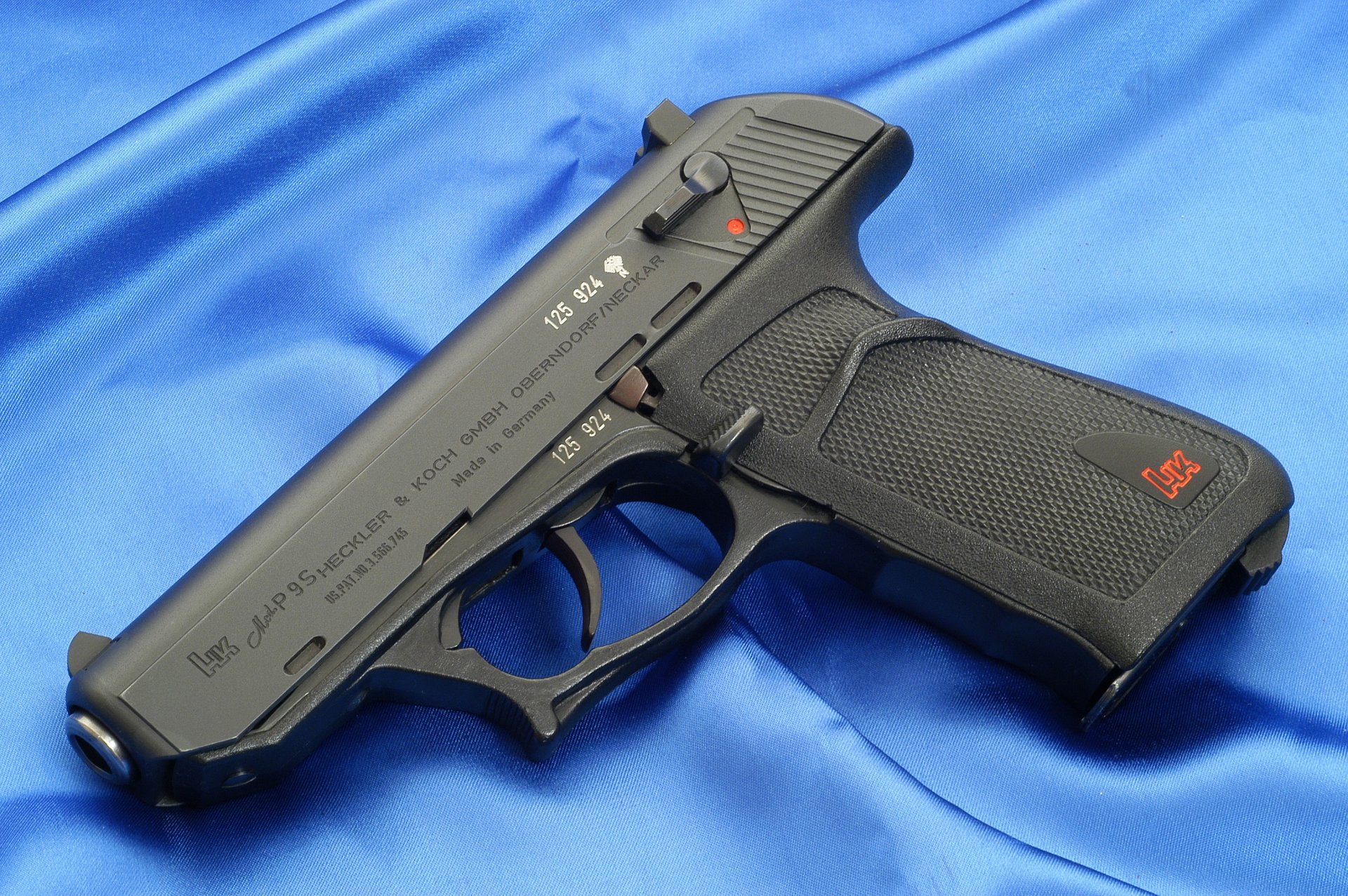 broń heckler & koch pistolet pistolet czarny czerwony niebieski