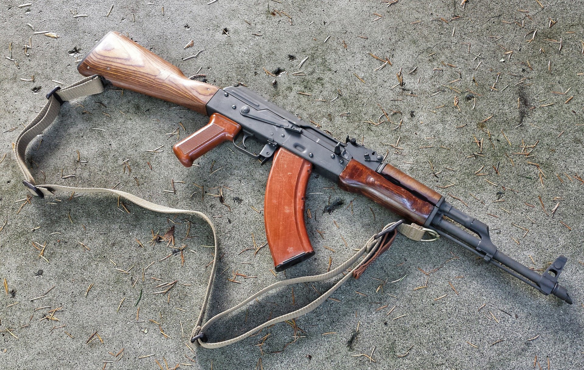 ak kalasch sturmgewehr waffe gürtel