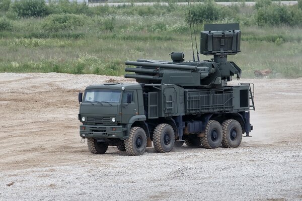 Complexe antiaérien automoteur dans l armée