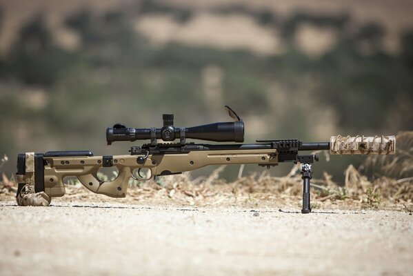 Scharfschützengewehr in beige Farbe