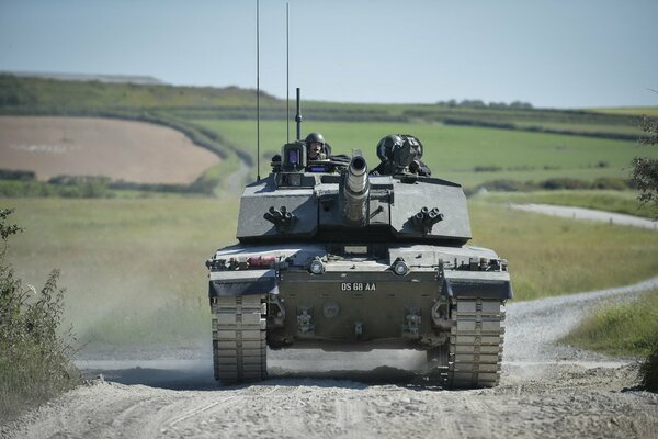 Armes dans le réservoir de l armée Challenger 2 dans le domaine