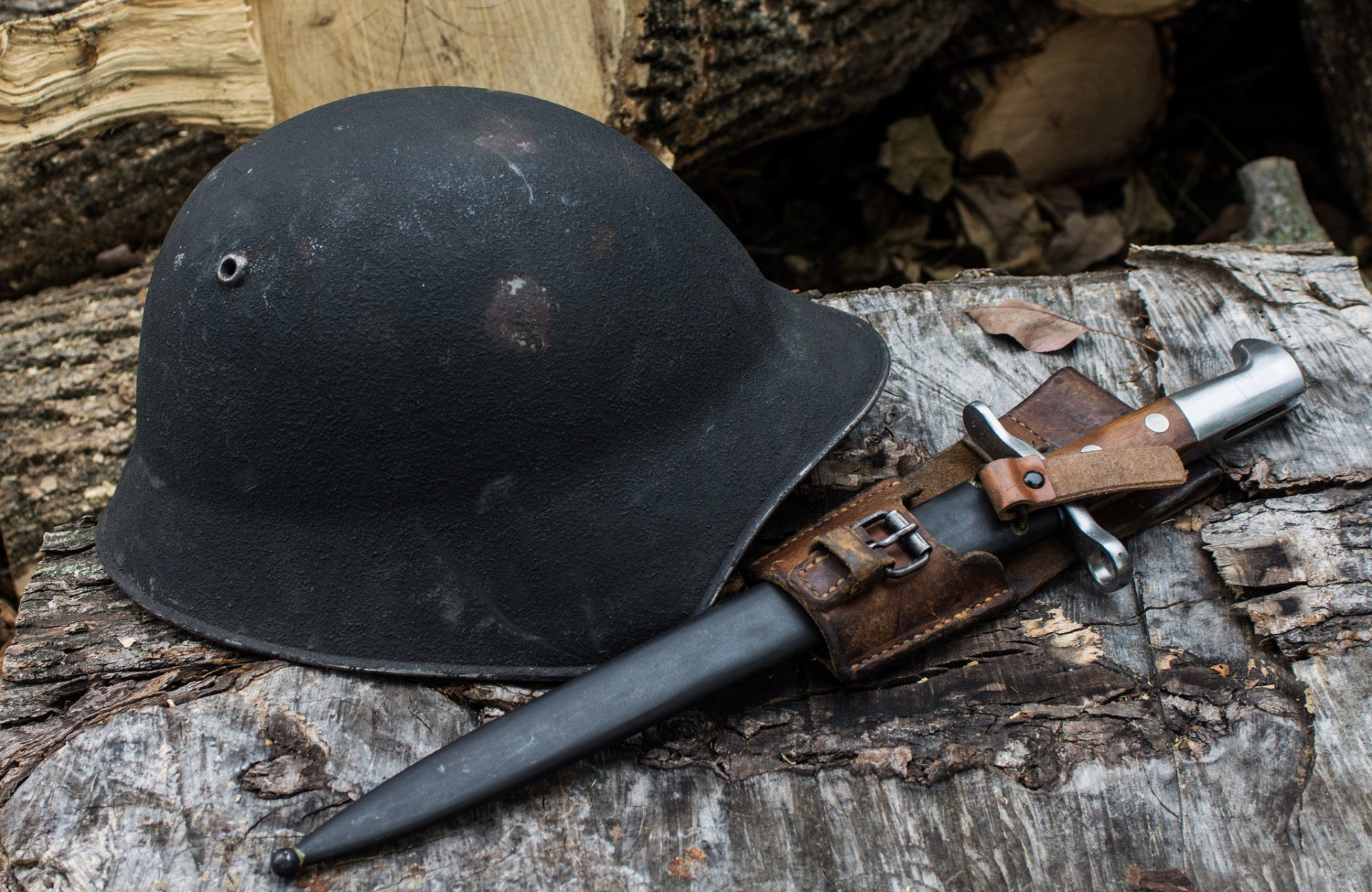 bayonet weapon m1918 infantry helmet