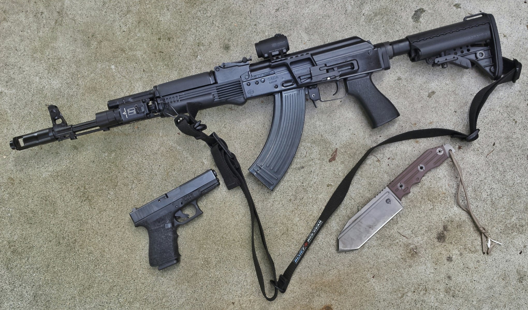 saiga samopowtarzalny karabinek pistolet nóż