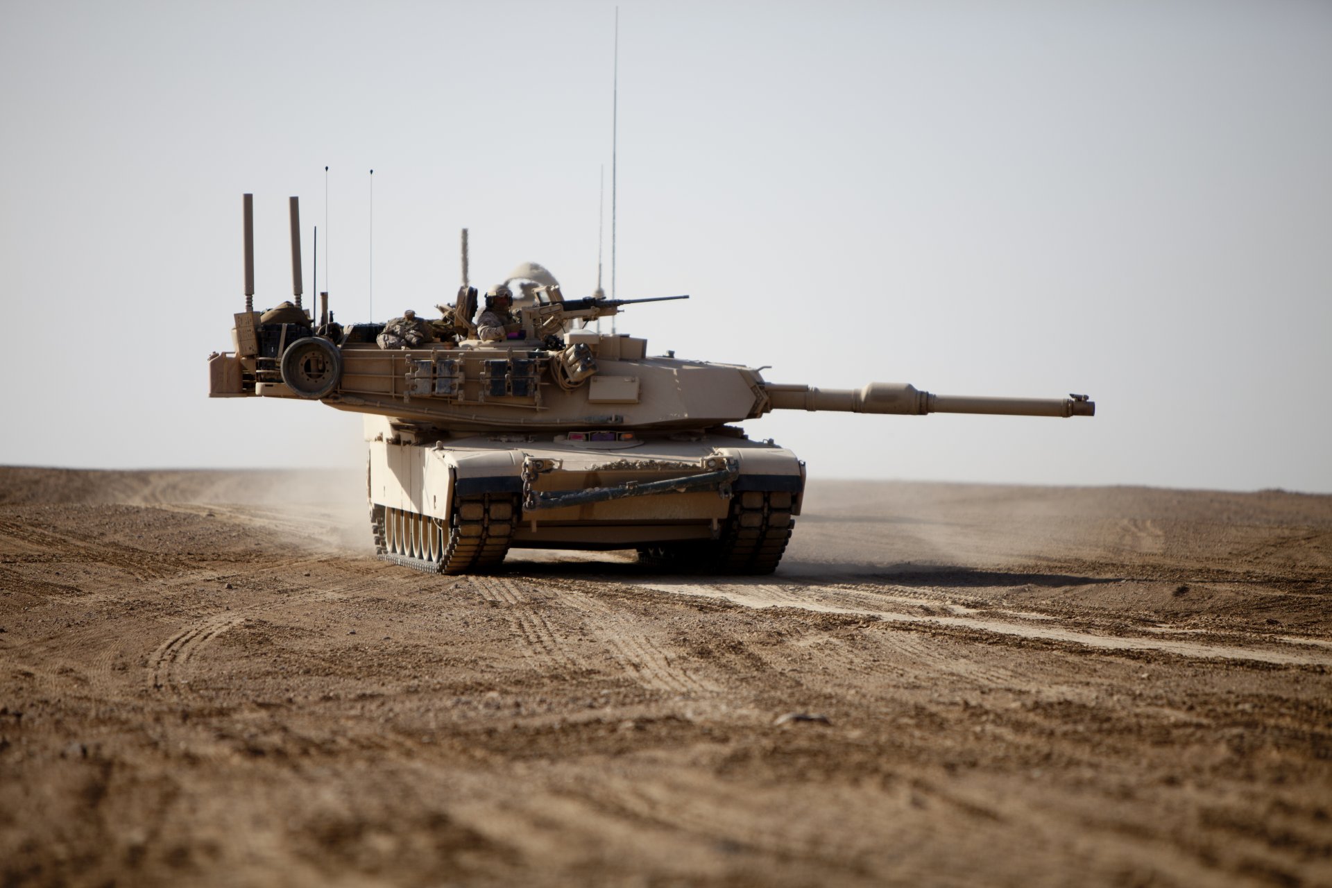 m1a1 abrams tank armored vehicles desert