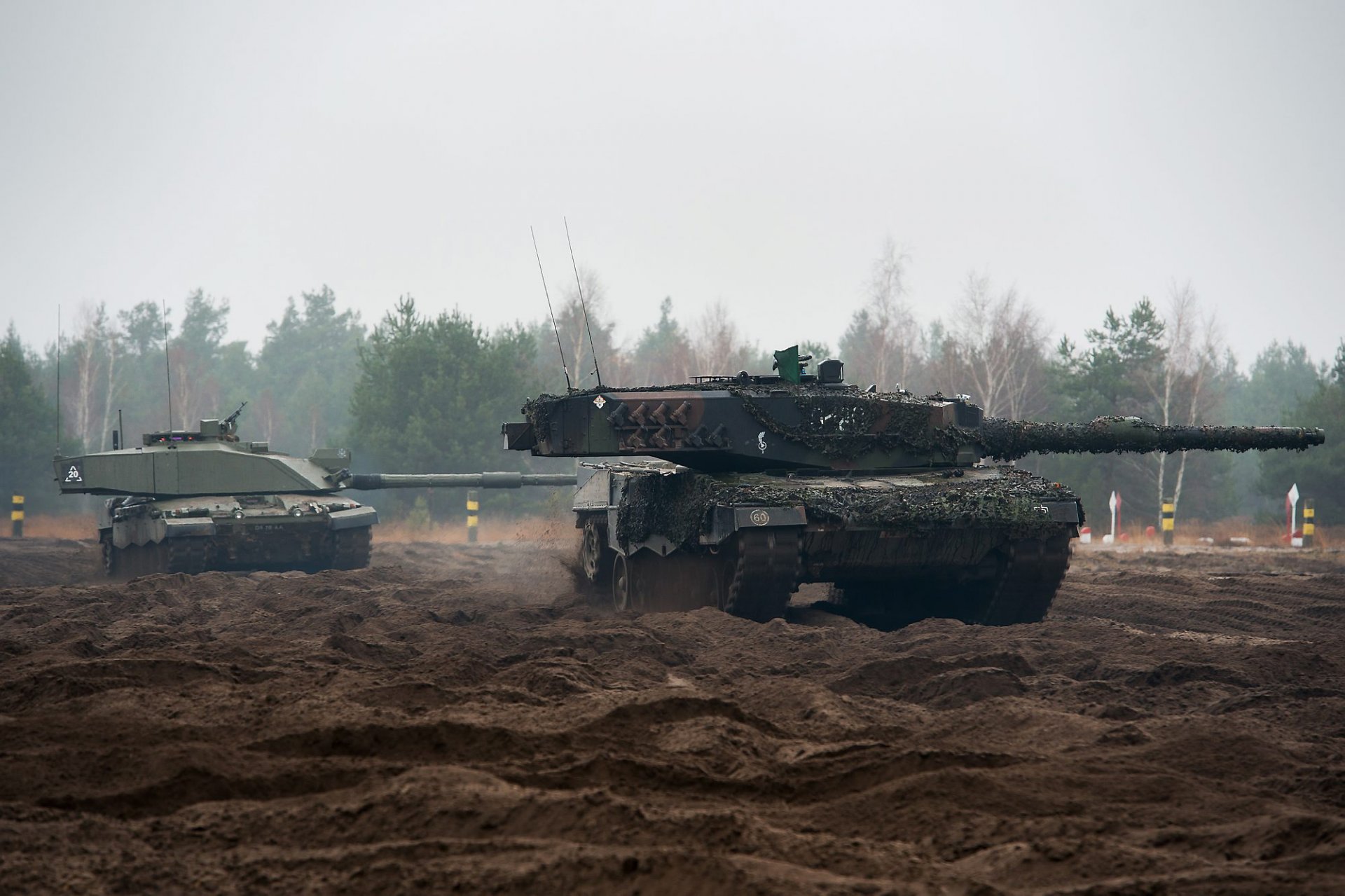 challenger2 leopard2 panzer deponie gepanzerte fahrzeuge