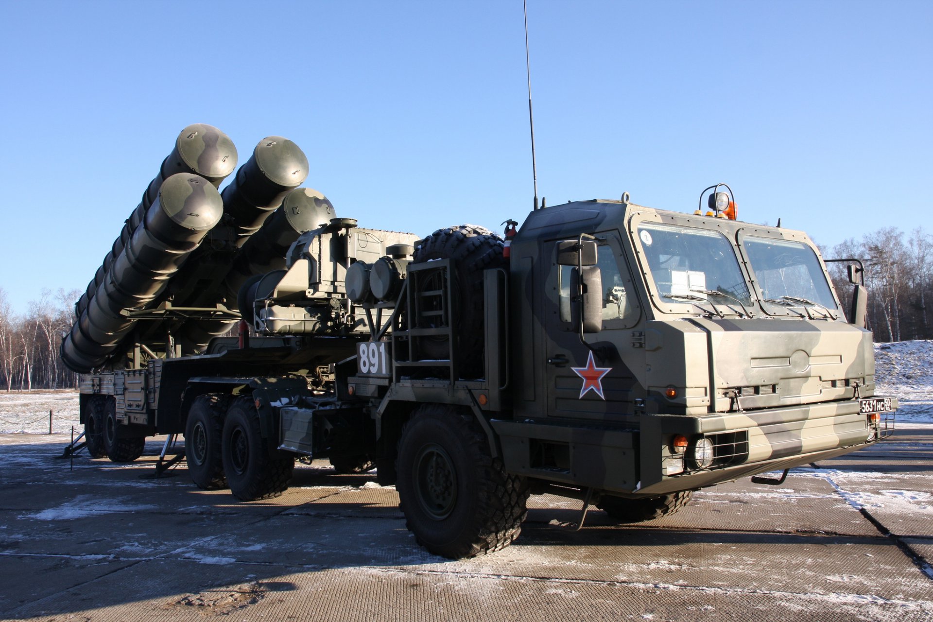 c-400 triumph russia zenith rocket system large and medium range anti-aircraft missile complex sam