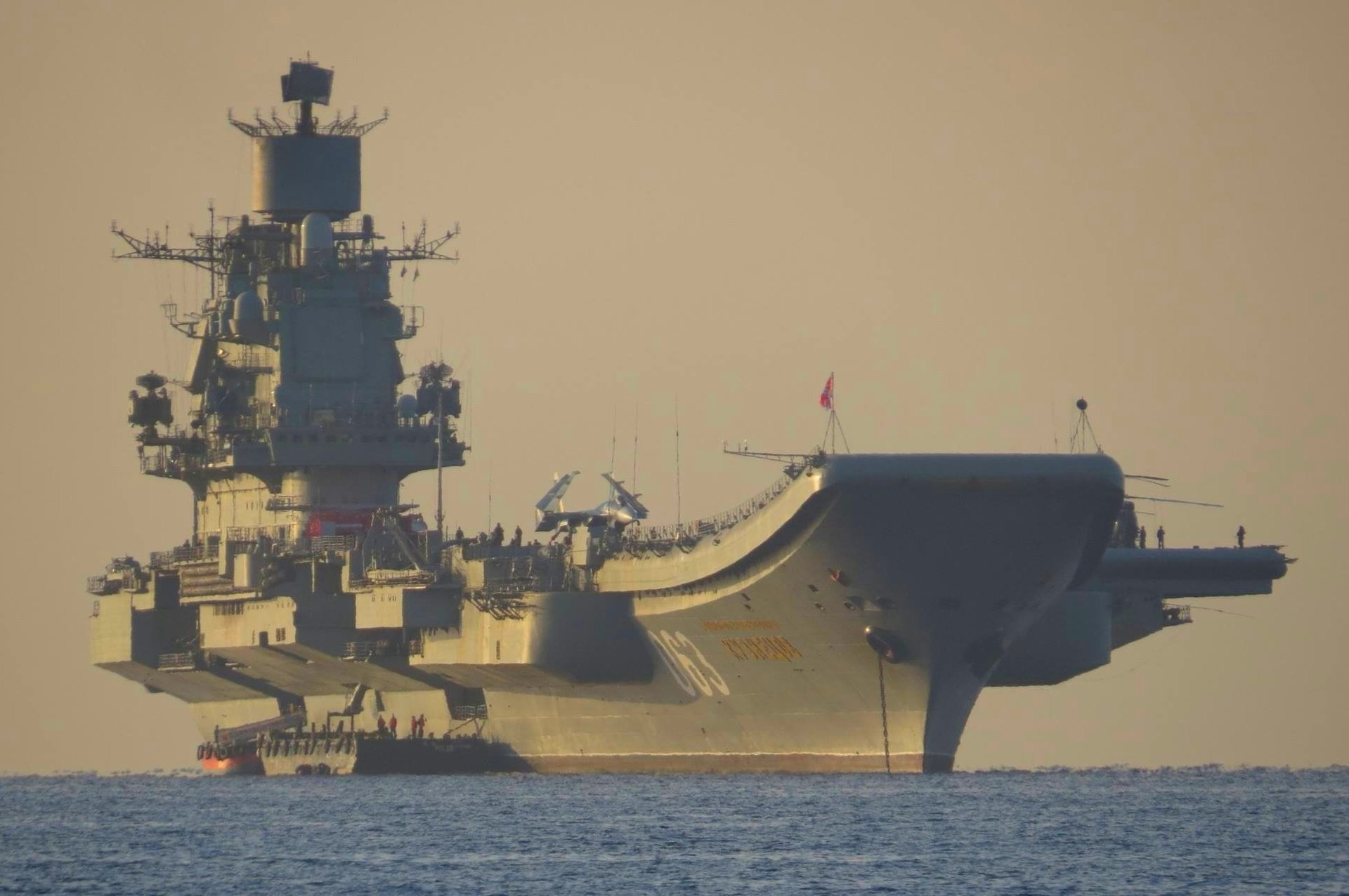 aircraft carrier admiral fleet soviet union kuznetsov heavy aircraft carrier cruiser project 1143.5 navy russia ussr northern fleet sea ocean sukhoi su-33 soviet russian carrier-based fighter fourth generation soviet unio