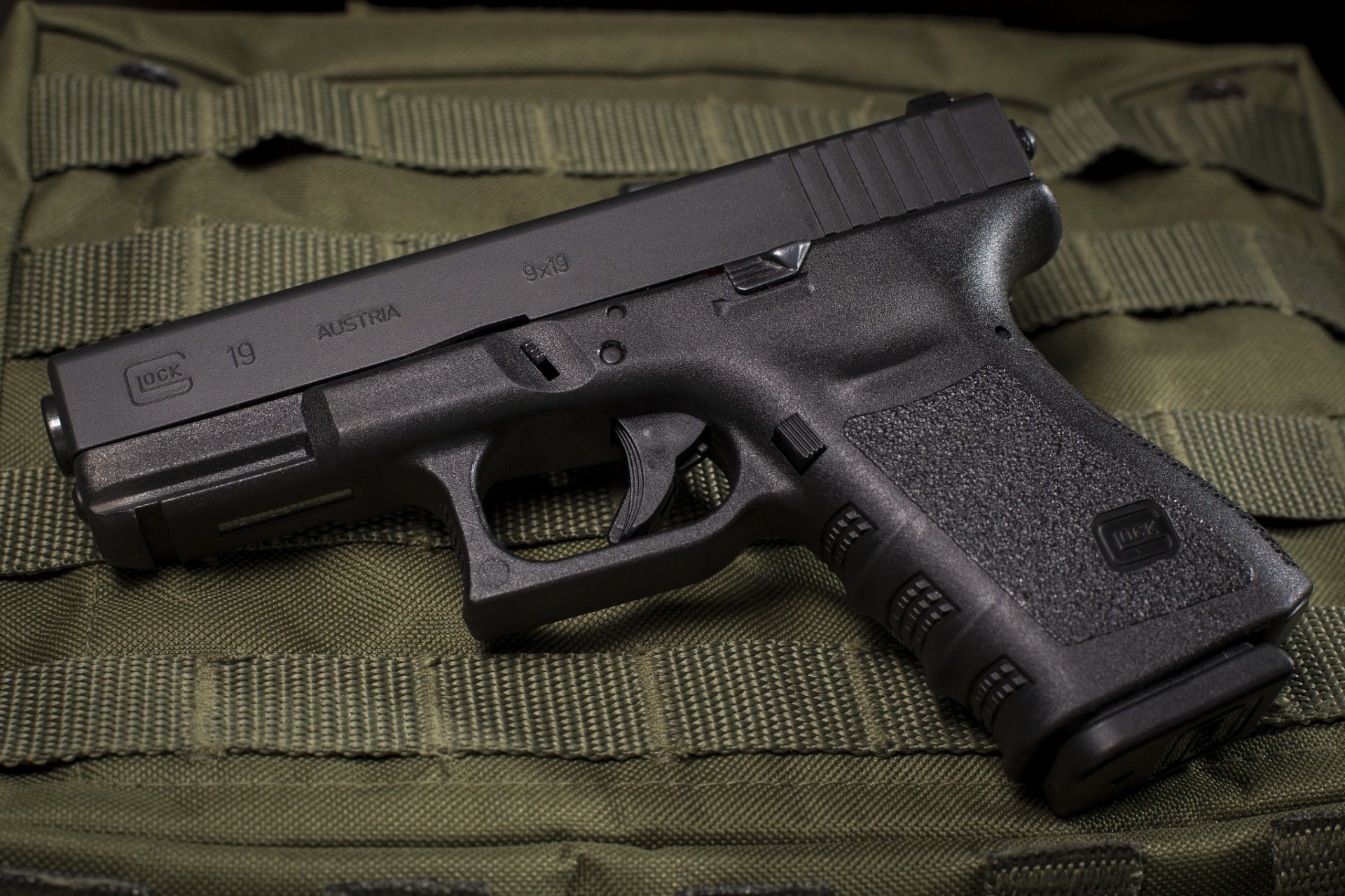 glock 19 auto-charge pistolet arme