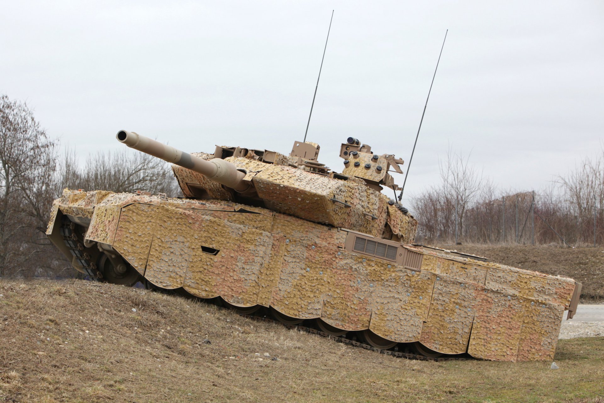 leopard 2a7 + panzer deutschland militärische ausrüstung gepanzerte fahrzeuge tarnung