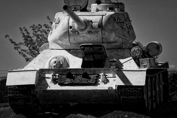 Black and white photo of the Soviet T-34-85 tank