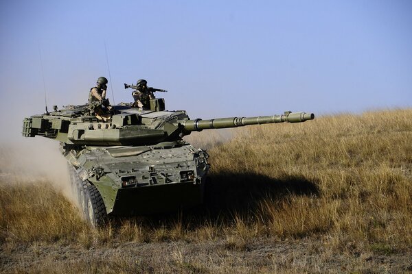 Tanque de combate de vehículos blindados pesados