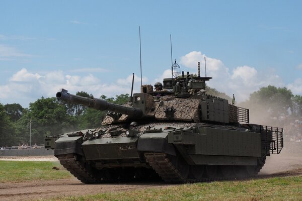 Combat tank modification Challenger 2