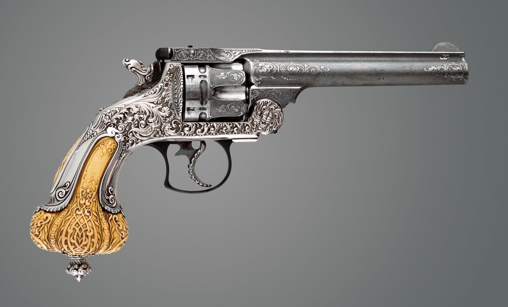 revolver 1892 impugnatura canna arma