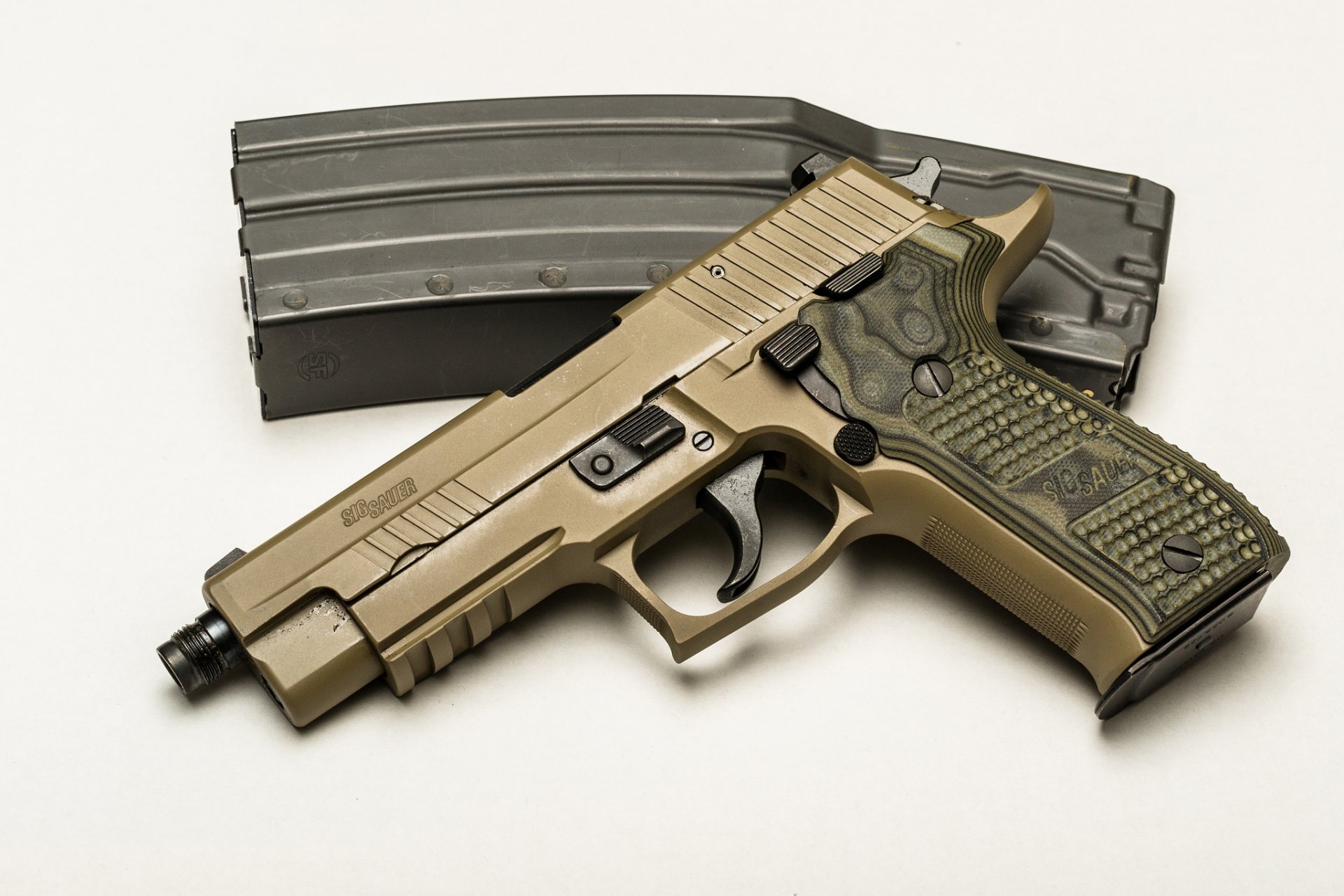 ig-sauer p226 pistole waffe hintergrund