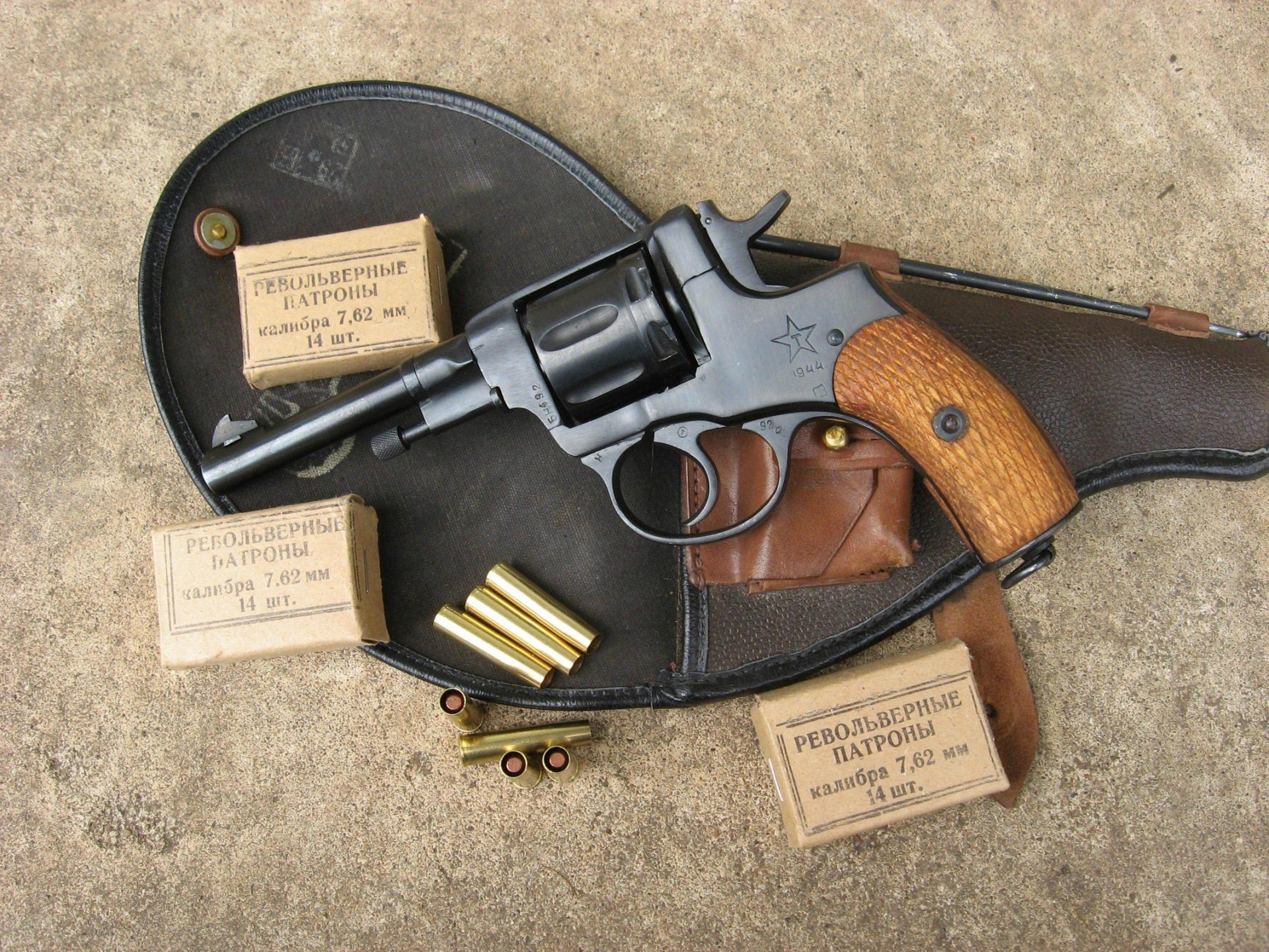 nagan revolver patronen kartons 1944