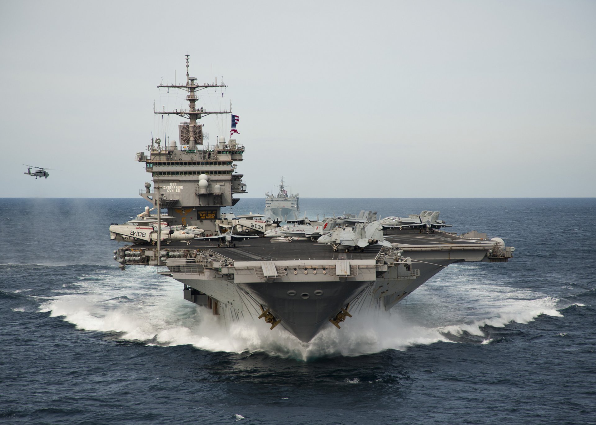 enterprise cvn-65 portaerei mare onde