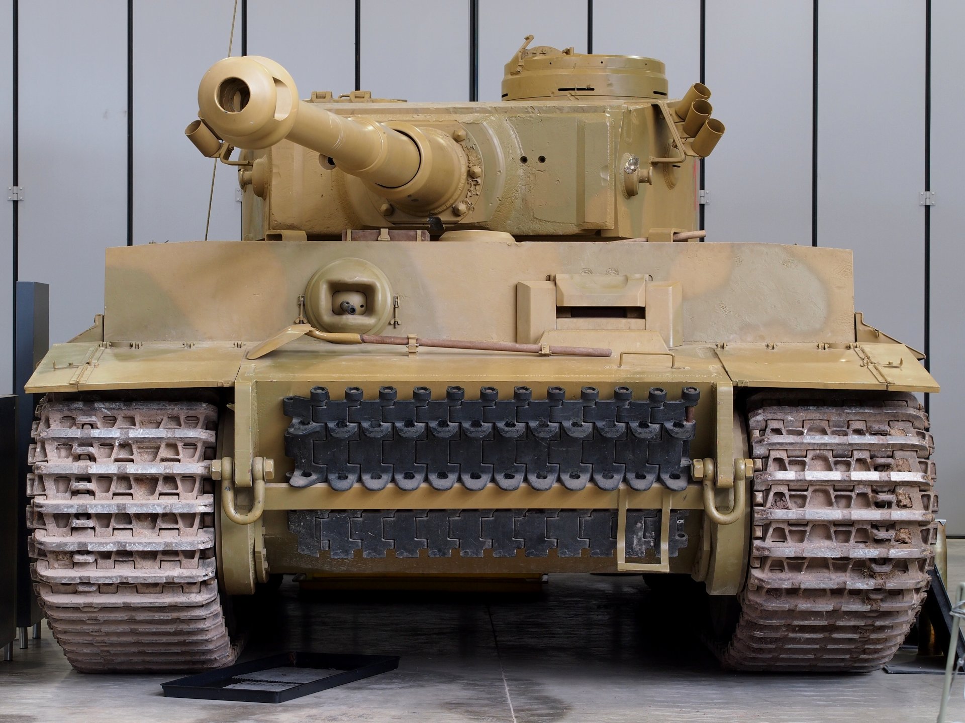 немецкий тяжёлый танк pzkpfw vi tiger камуфляж ww2