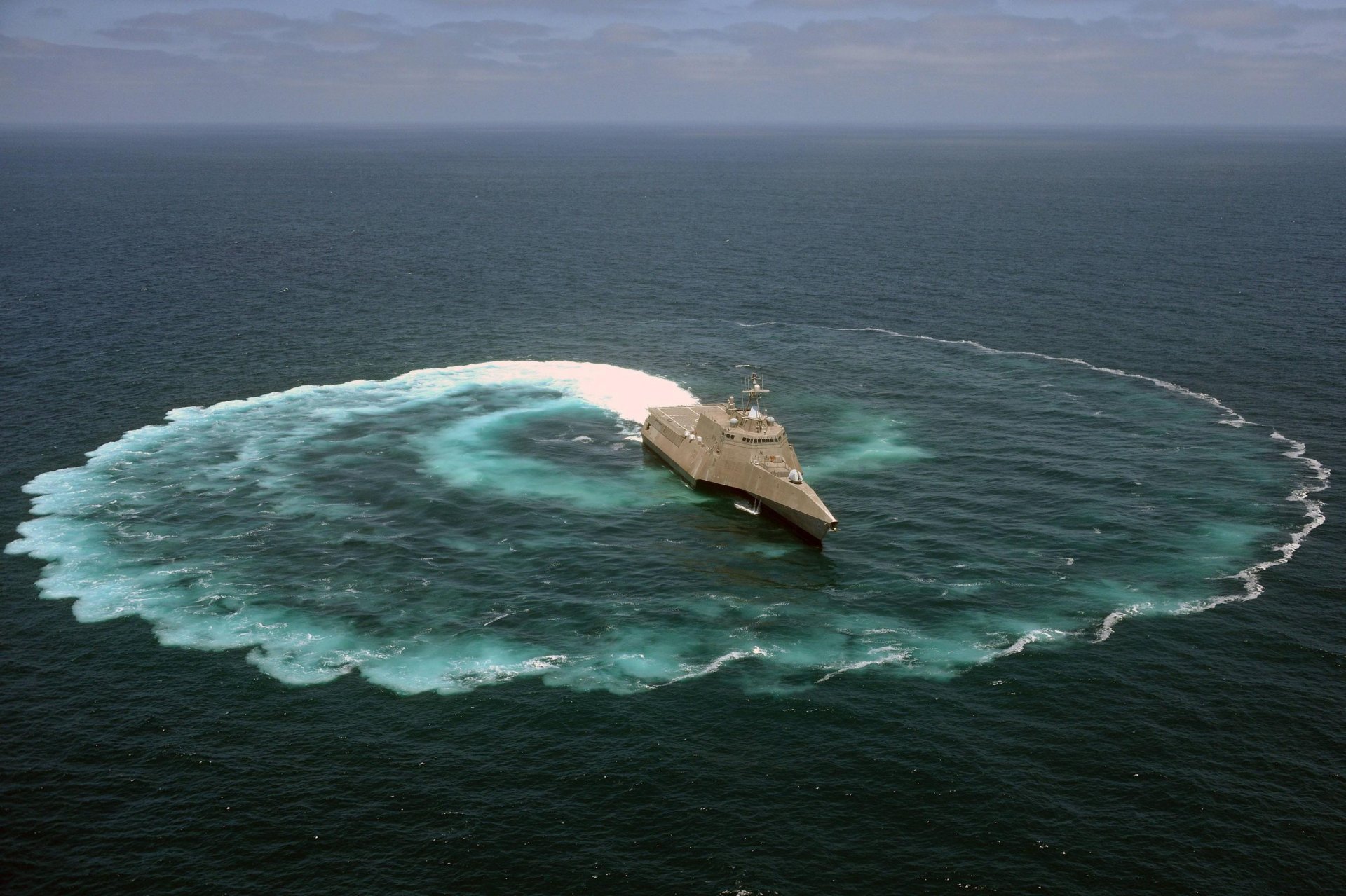 uss independence independence przybrzeżny statek us navy typ statku trimaran ocean manewr koło