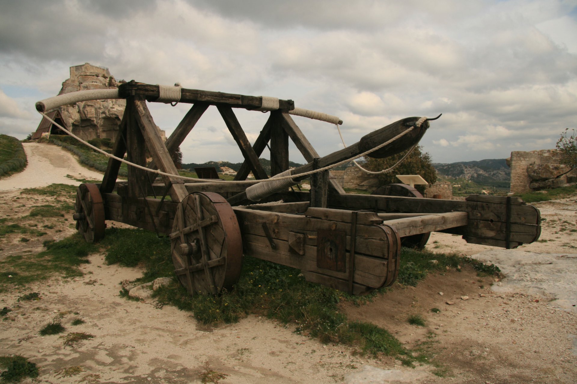 catapulte catapulta tormentum lancer machine arme