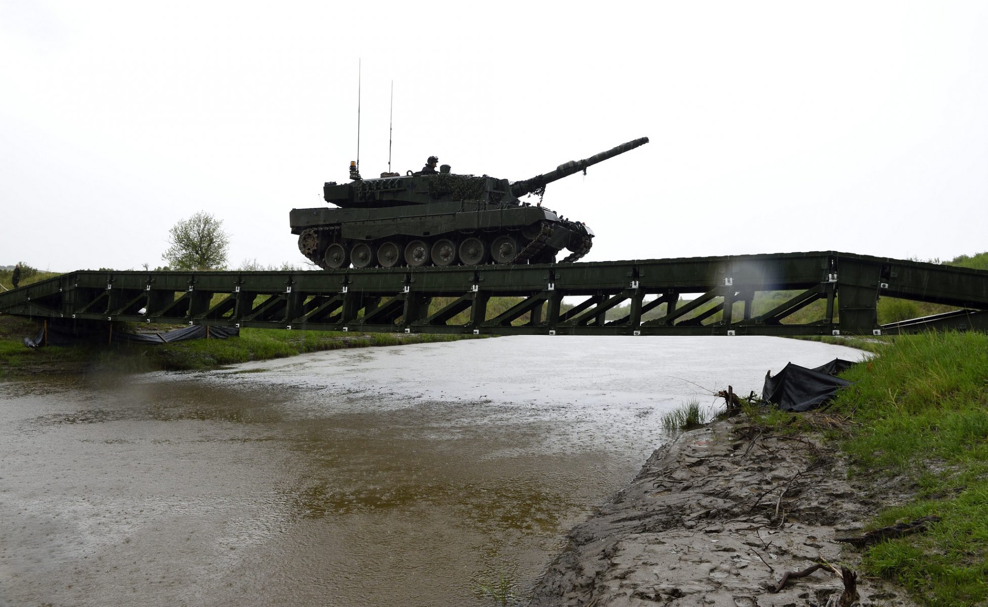 leopard 2a kampf panzer überfahrt