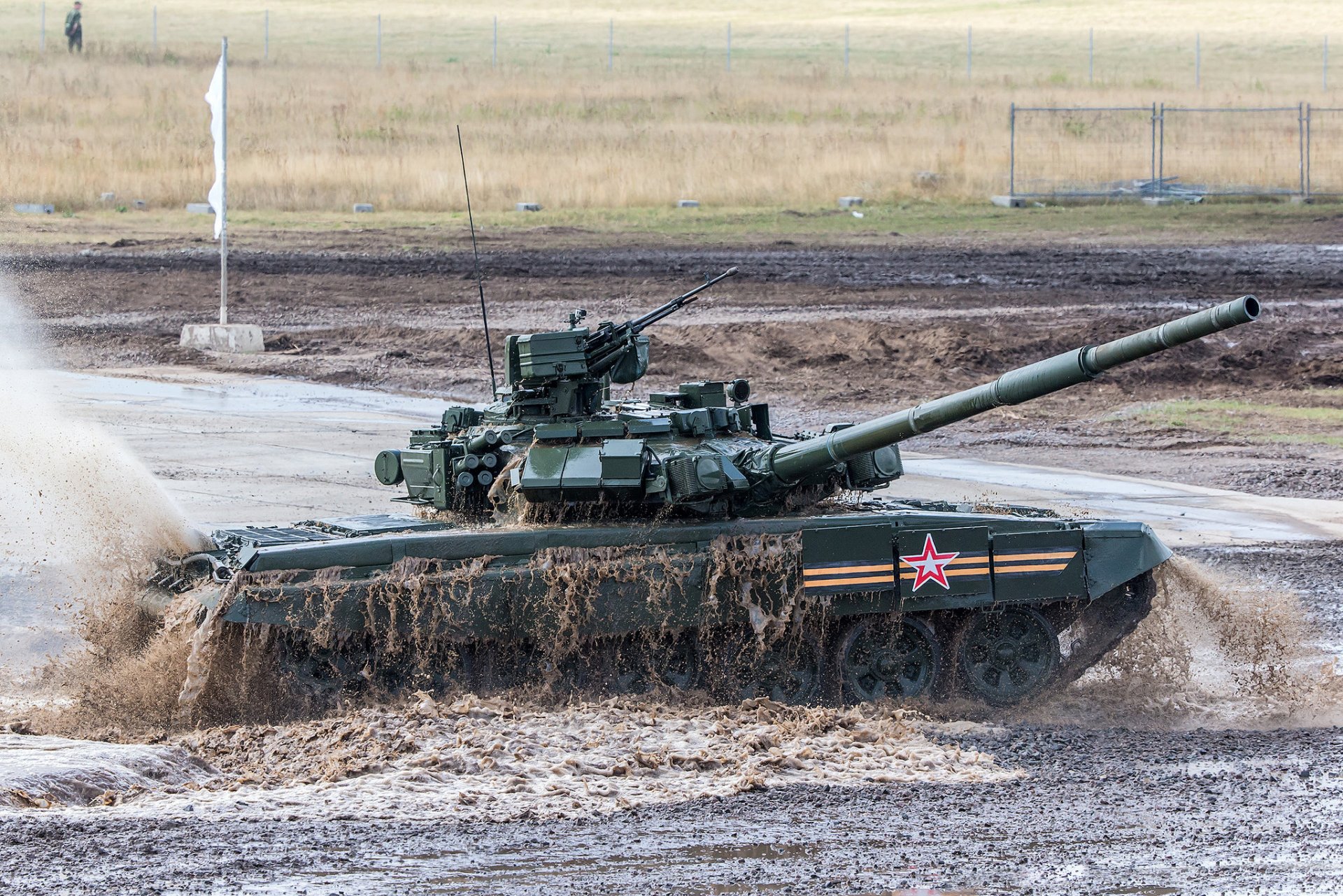 t-90 czołg poligon pojazdy opancerzone