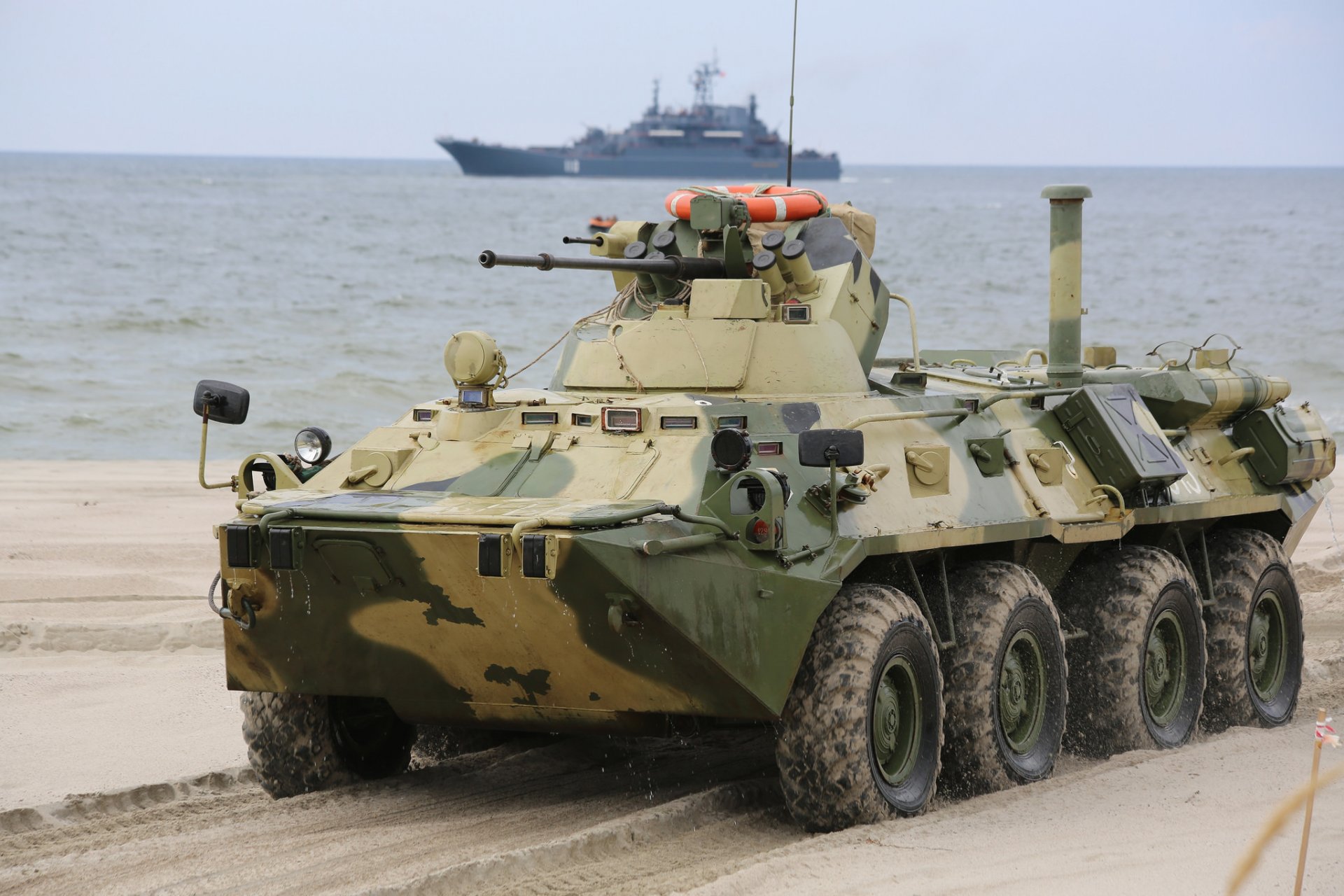 btr-80 opancerzony pojazd bojowy piechoty