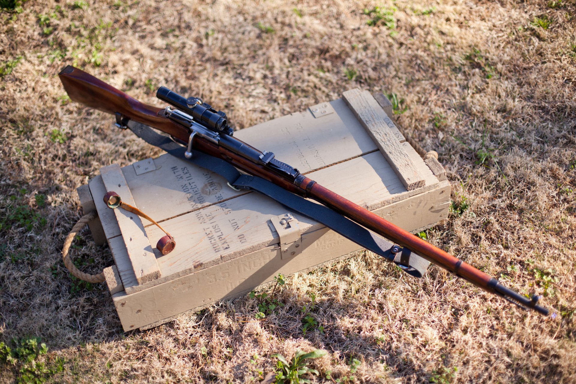 m91 / 30 magazynek karabin snajperski mosina box grass field