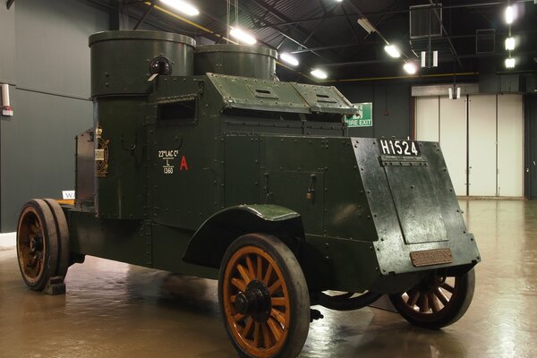 Excellente voiture blindée légère des britanniques