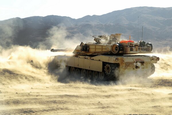 El tanque de batalla principal de los Estados Unidos M1 Abrams 