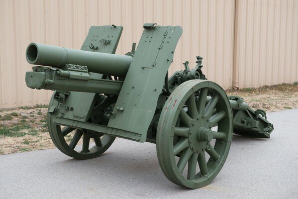 Artillery weapons, green cannon