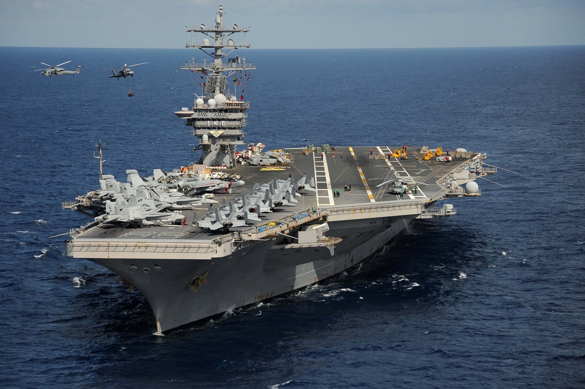 uss dwight d. eisenhower cvn-69 the carrier of the nimitz sea