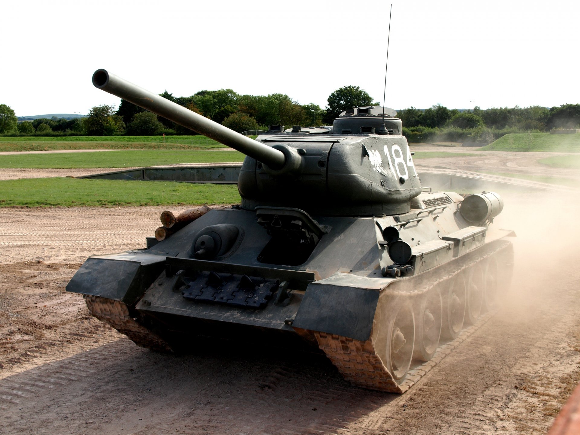 campo tankódromo t-34-85 soviético tanque medio segunda guerra mundial