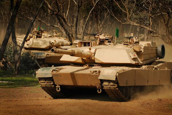 Carro armato americano Abrams in addestramento militare