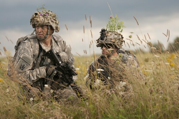 Les soldats reçoivent une formation de déguisement