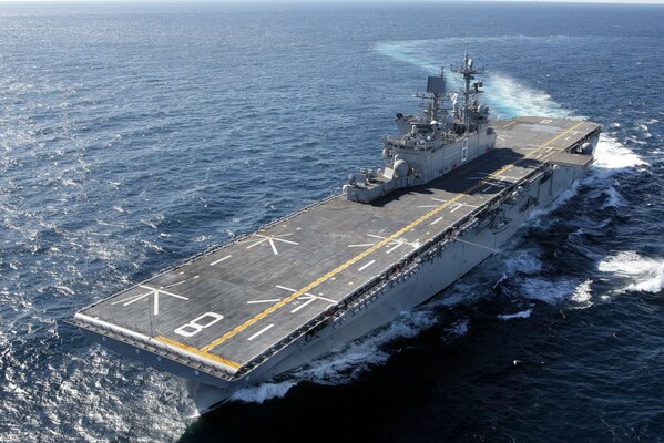 Uss Makin Island. Marine airfield