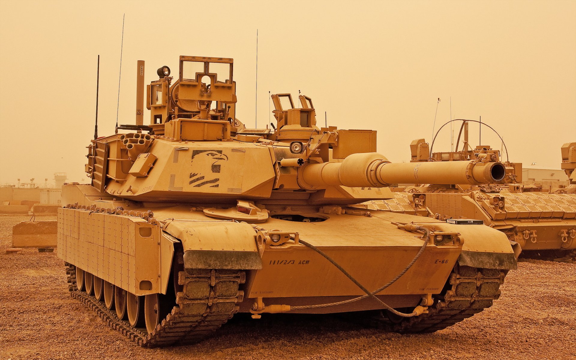 abrams tank weapon