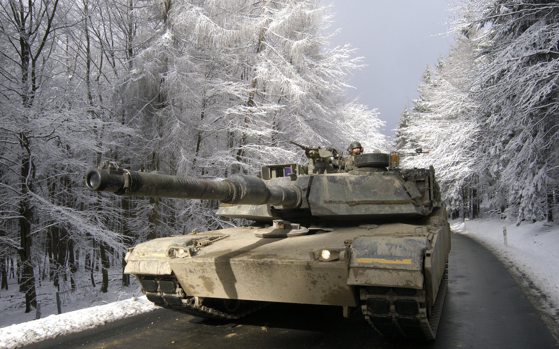 abrams tanque camino arma