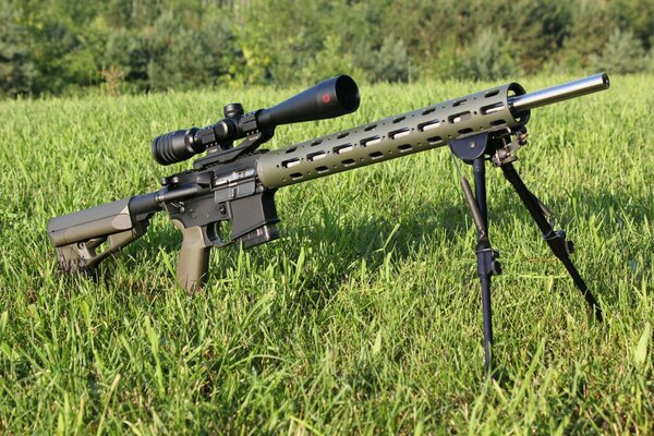 Modificación de francotirador AR-15 con óptica