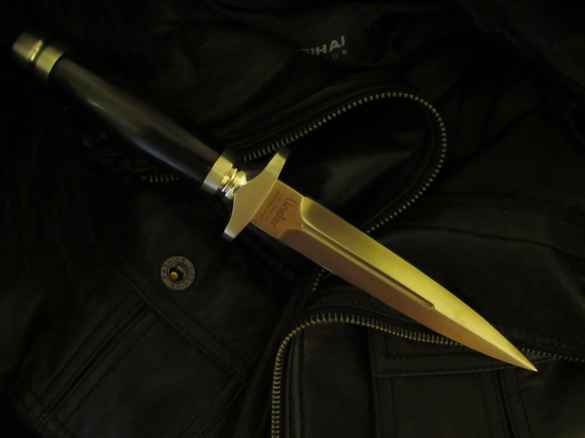 dagger eben steel jacket pocket button