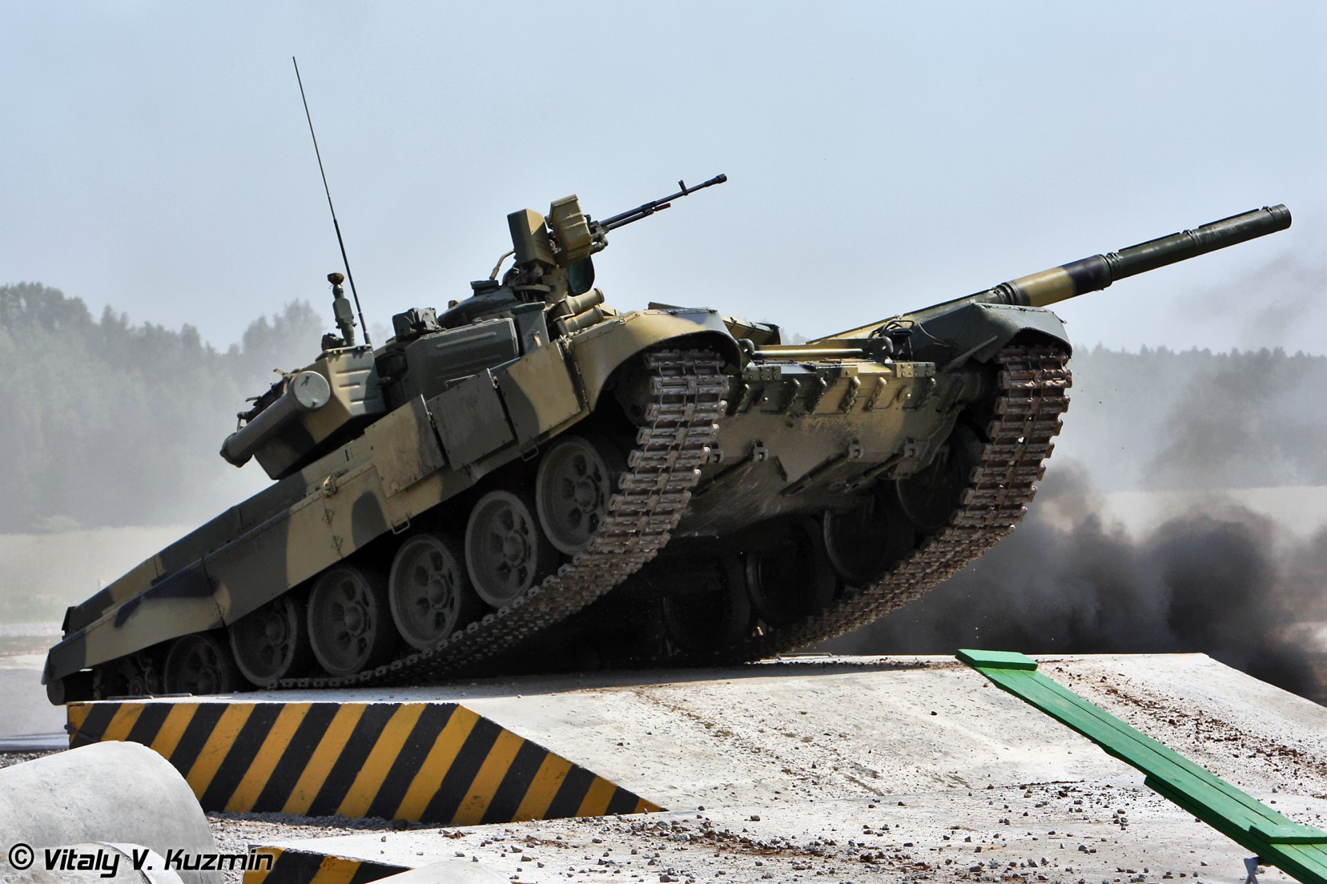 t-90 and russia tank the army water