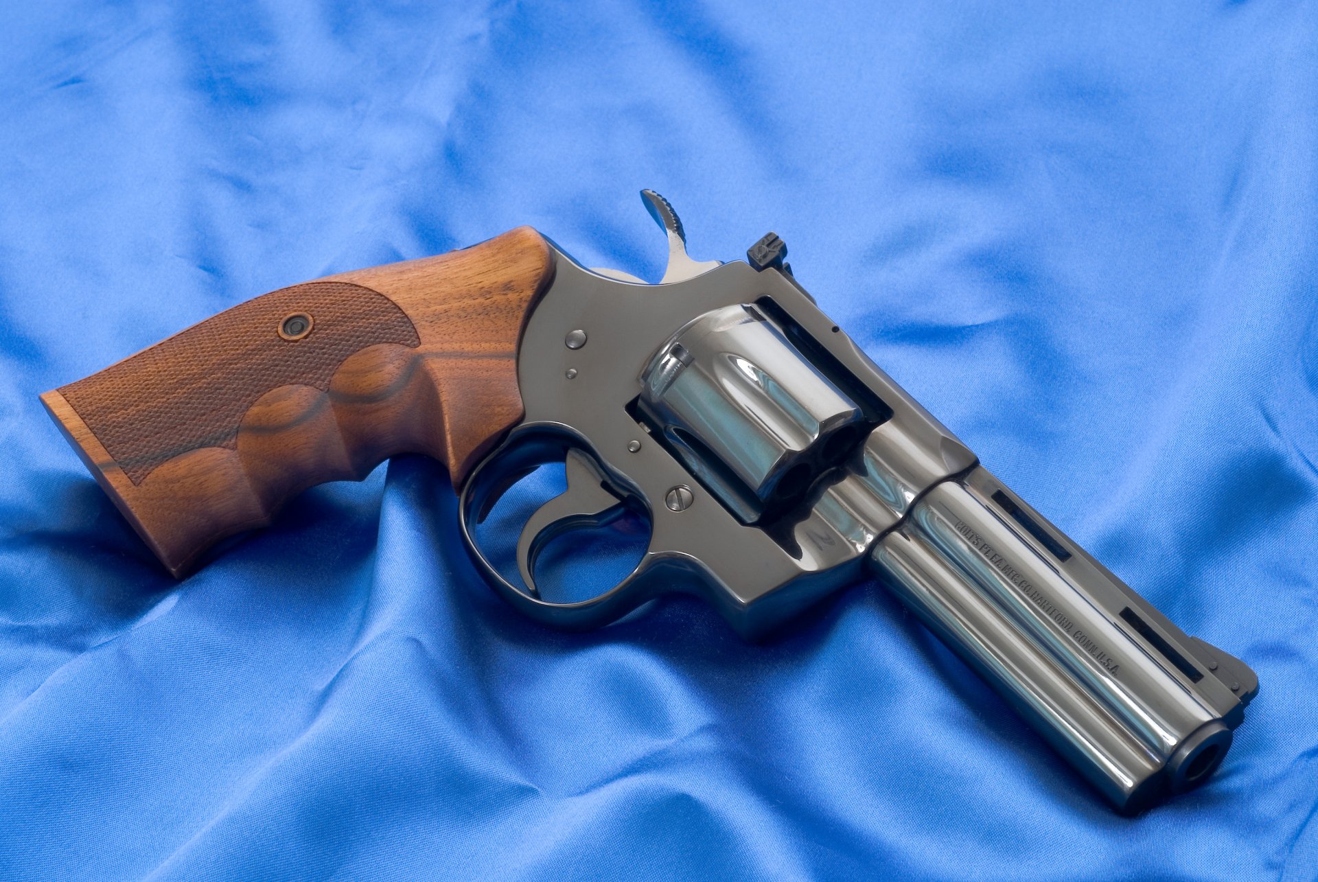 âne python pistolet 357 magnum colt python revolver arme tir 357 magnum