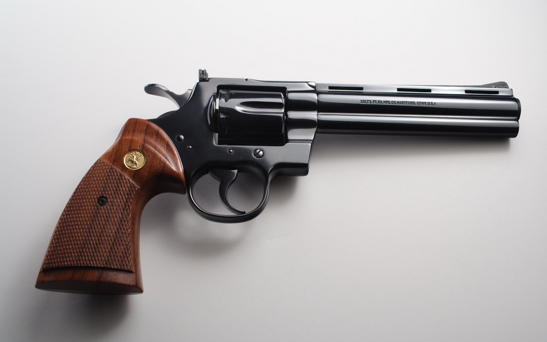 colt python1206 pistolet arme