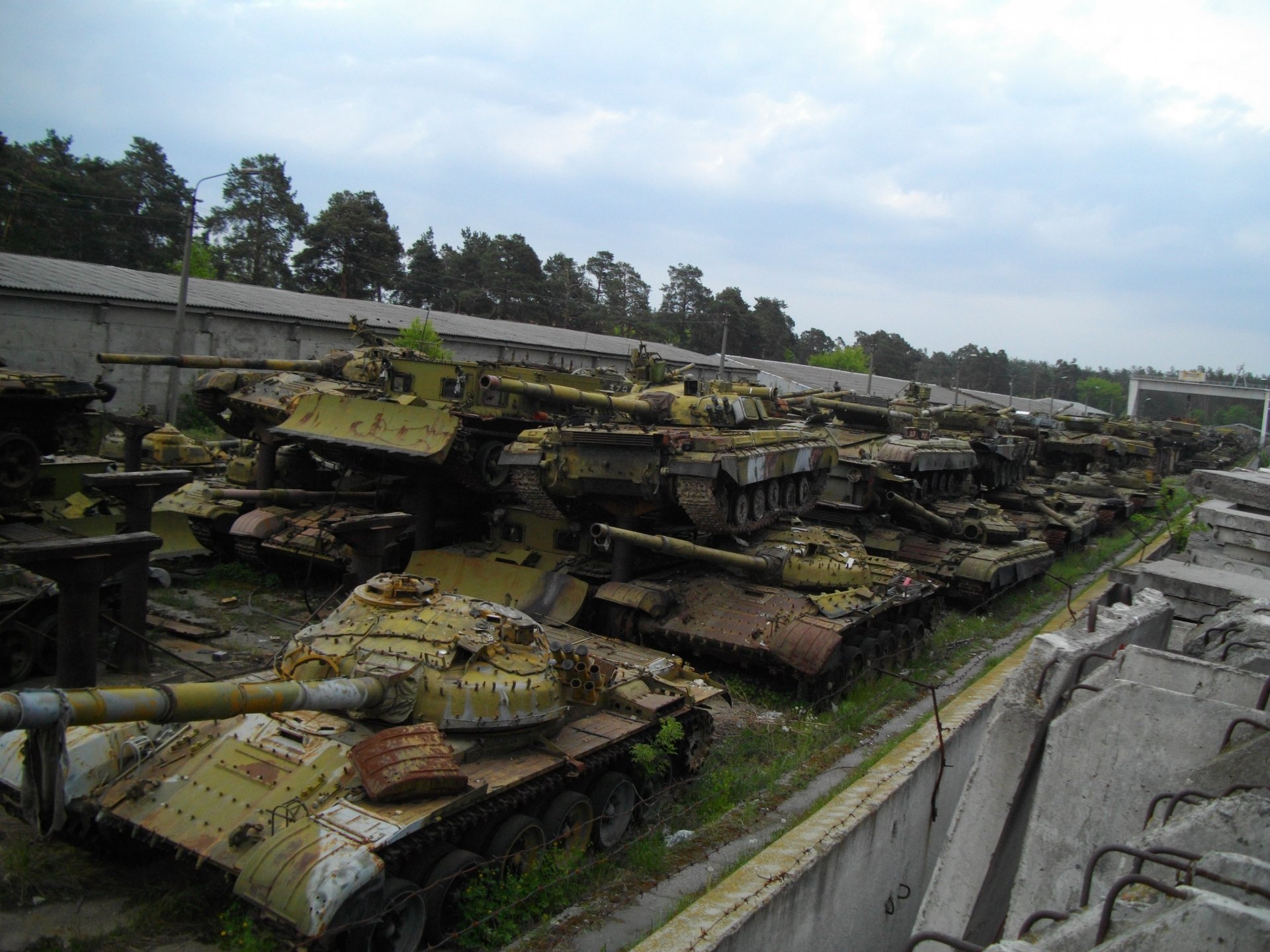 réservoirs décharge cimetière de réservoirs kiev etat réparation mécanique usine